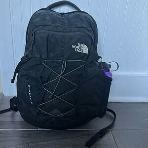 The North Face 28L Borealis Backpack Flexvent in Black